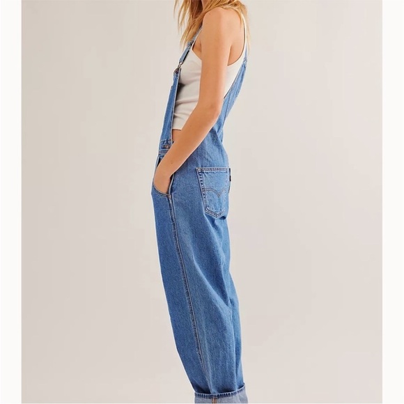Levi’s Premium Denim Overalls Women’s Size Medium - Picture 4 of 9